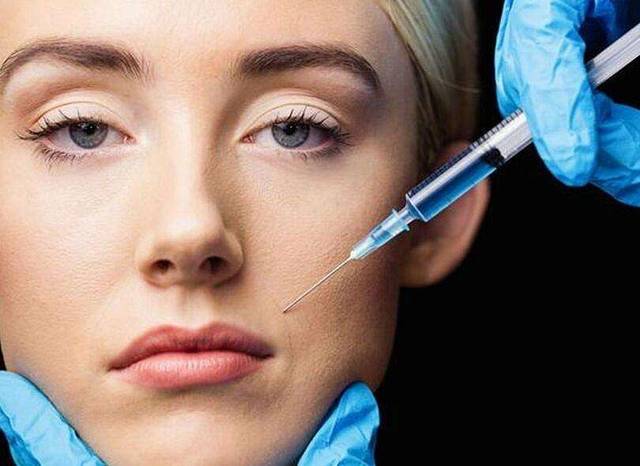 What effect does injection hyaluronic acid have to the skin?